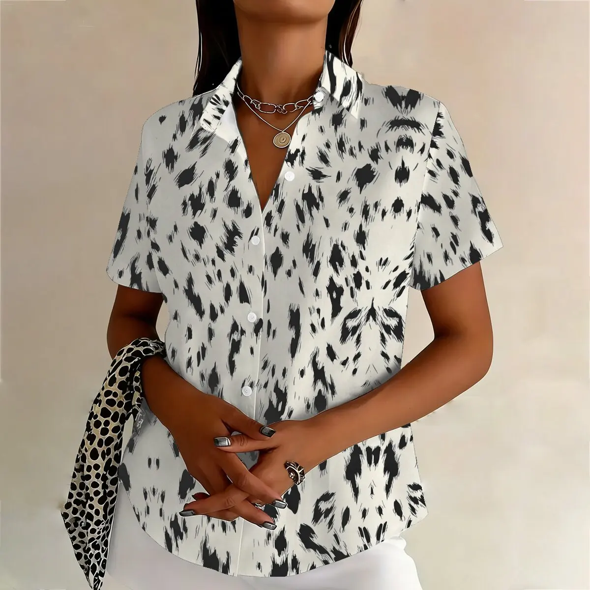 Summer Fashion Plus-Size Women's Short-Sleeve Lapel Shirt, Black-and-White Leopard Print, Stylish & Casual, Street Fashion. image 2