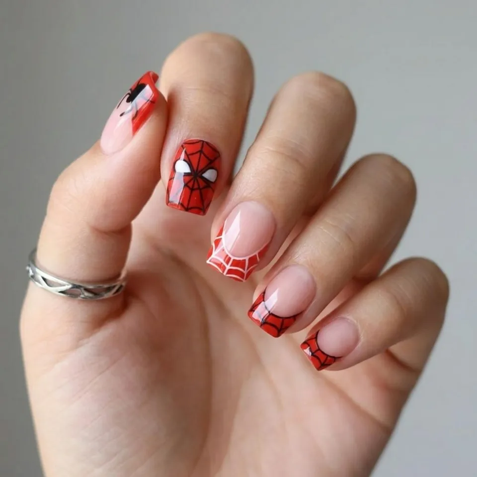 24 Piezas Uñas Presionadas de Halloween con Telarañas Espeluznantes, Rojas y Brillantes, Cuadradas, Tips de Arte de Uñas Góticas para Fiestas, Uñas Acrílicas Falsas 2