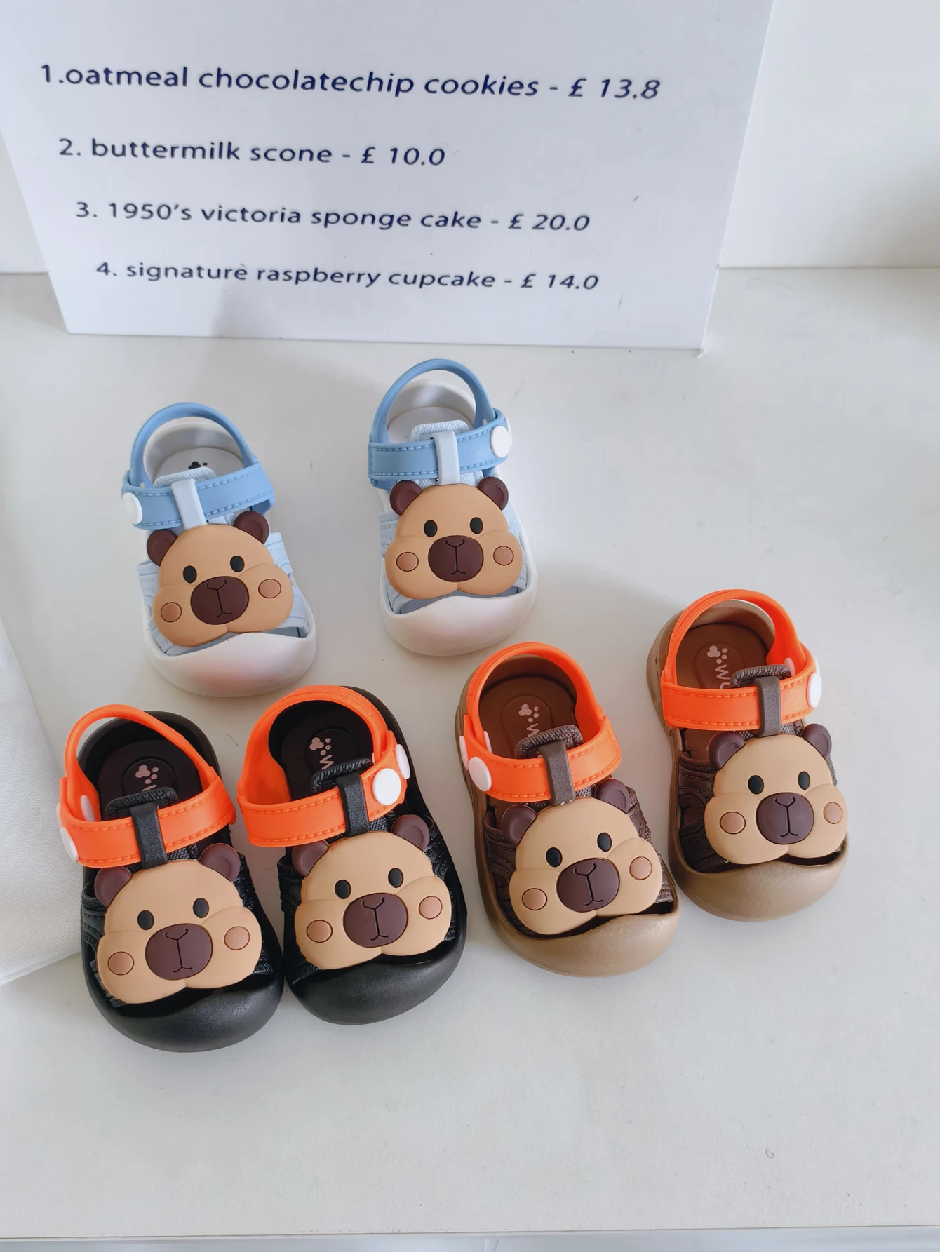 

Летние спортивные сандалии для мальчиков 2026 года с закрытым носком, легкие, нескользящие, с мягкой подошвой, детские пляжные туфли, уличные повседневные прогулочные сандалии для малышей