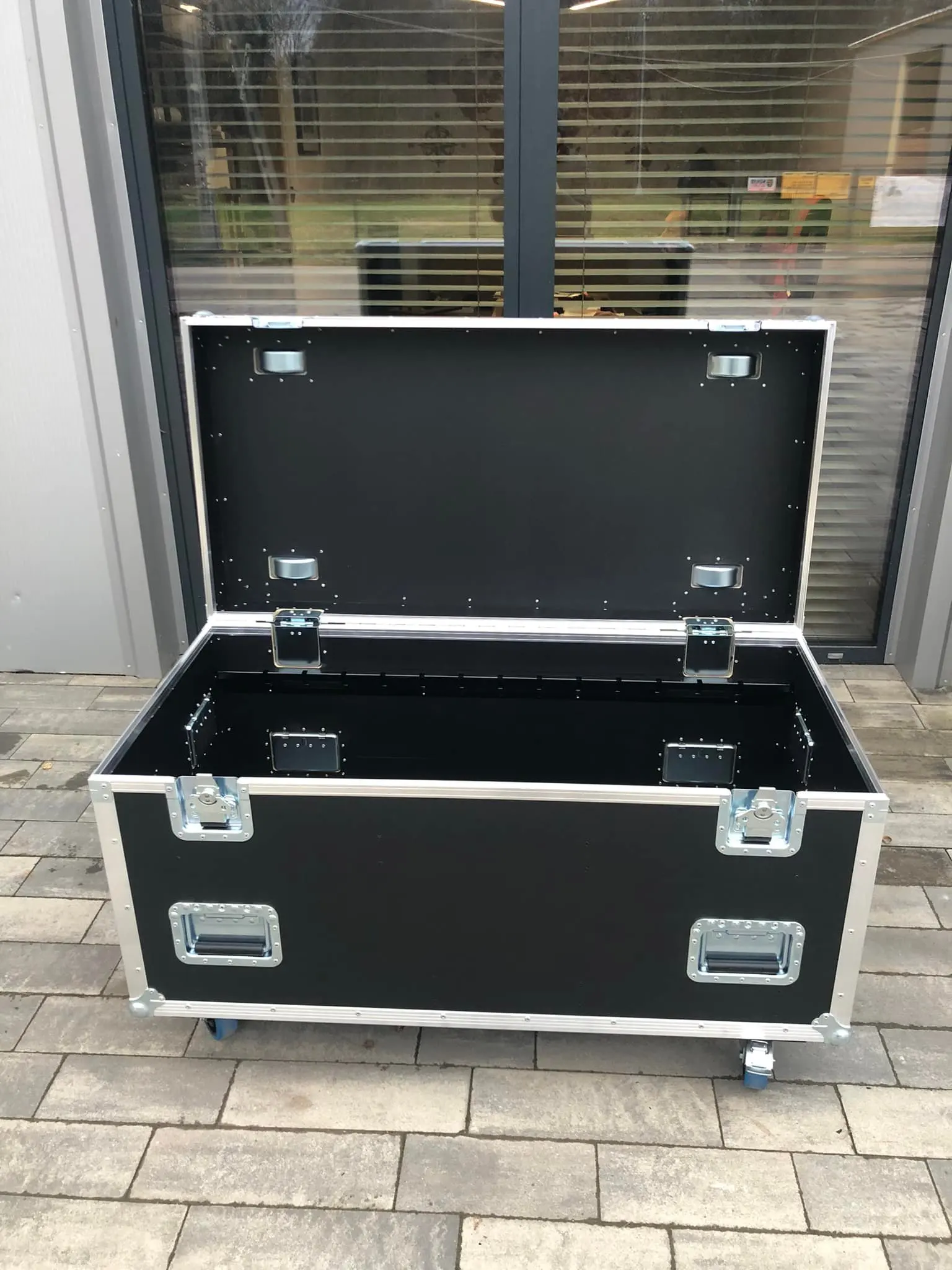 flight case  large capacity 120*60*60cm suitable for transporting large equipment stage lighting LED toolbox customizable size