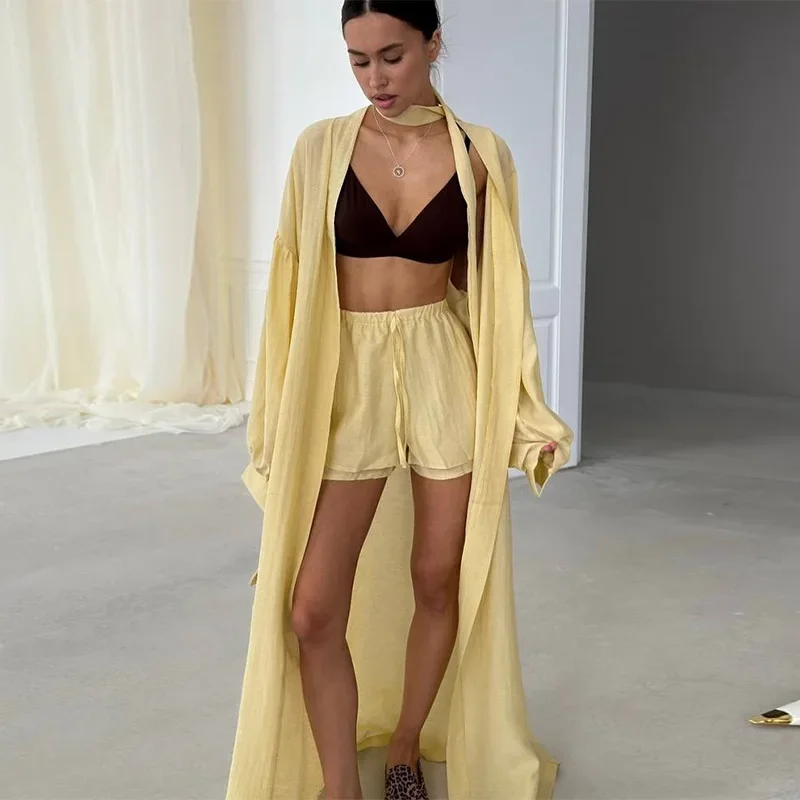 ชุดเซ็ตสองชิ้น เสื้อคลุมแขนทรงโคมไฟแฟชั่น + กางเกงขาสั้นทรงกว้าง ชุดลำลอง เสื้อคลุมแขนยาวทรงโคมไฟสุดหรู