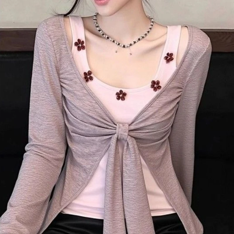 

Fake Two Long Sleeved Base Shirt T-shirt for Women's Autumn and Winter New Style, with Pleats Inside, Slim Fit and Slimming Top