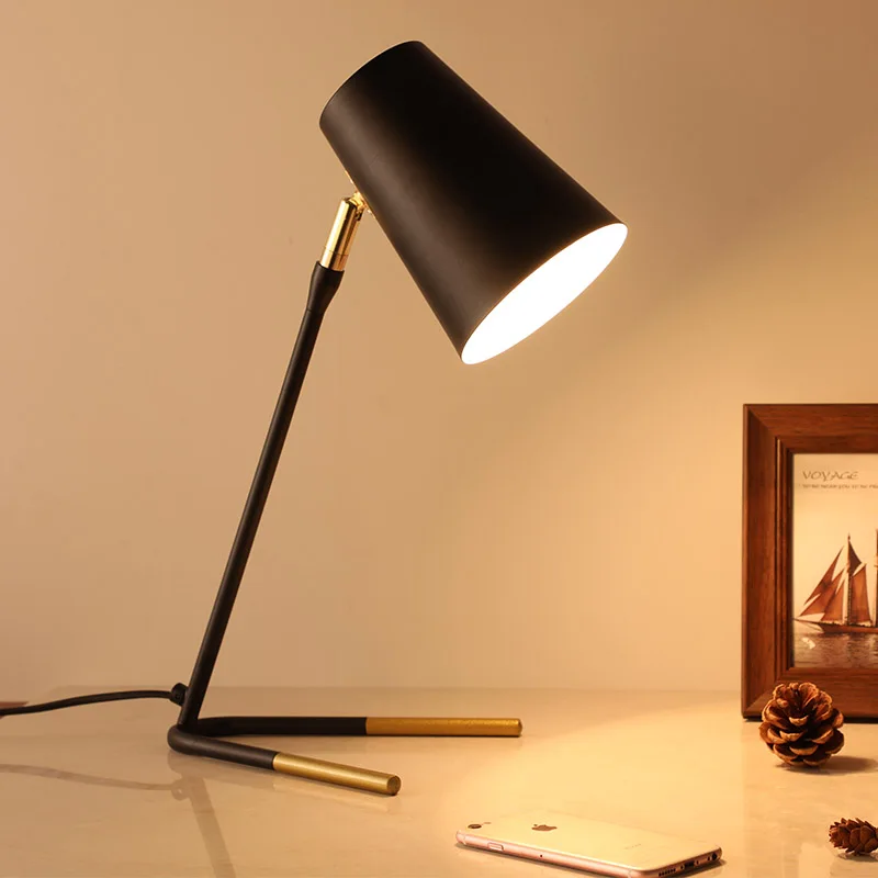 

Nordic simple macaron desk lamp bedroom ins girl bedside lamp simple modern children's learning reading desk lamp