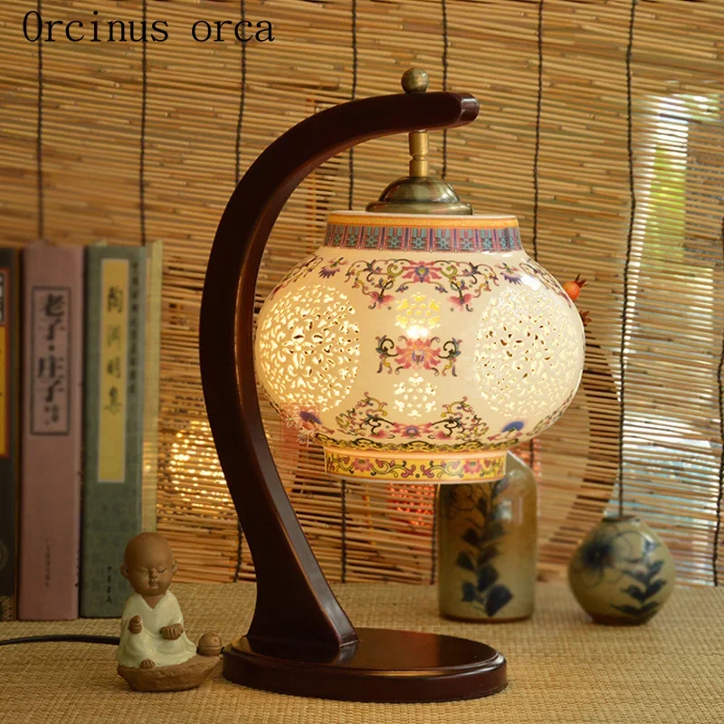 New Chinese classical hollow led ceramic table lamp bedroom bedside lamp American Pastoral creative solid wood desk lamp