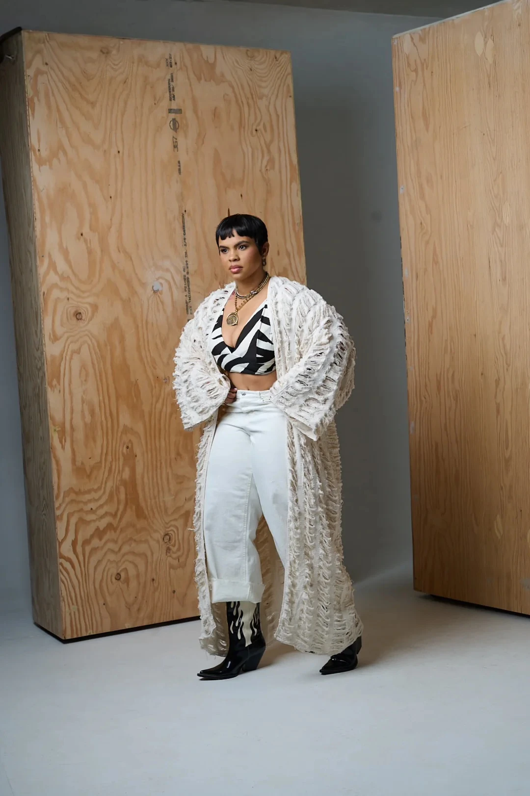 

Summer Europe 2025 New Fashion Lady Hollow Denim Long Cardigans Oversize Beach Party Duster Coat African Female BIkini Kimonos