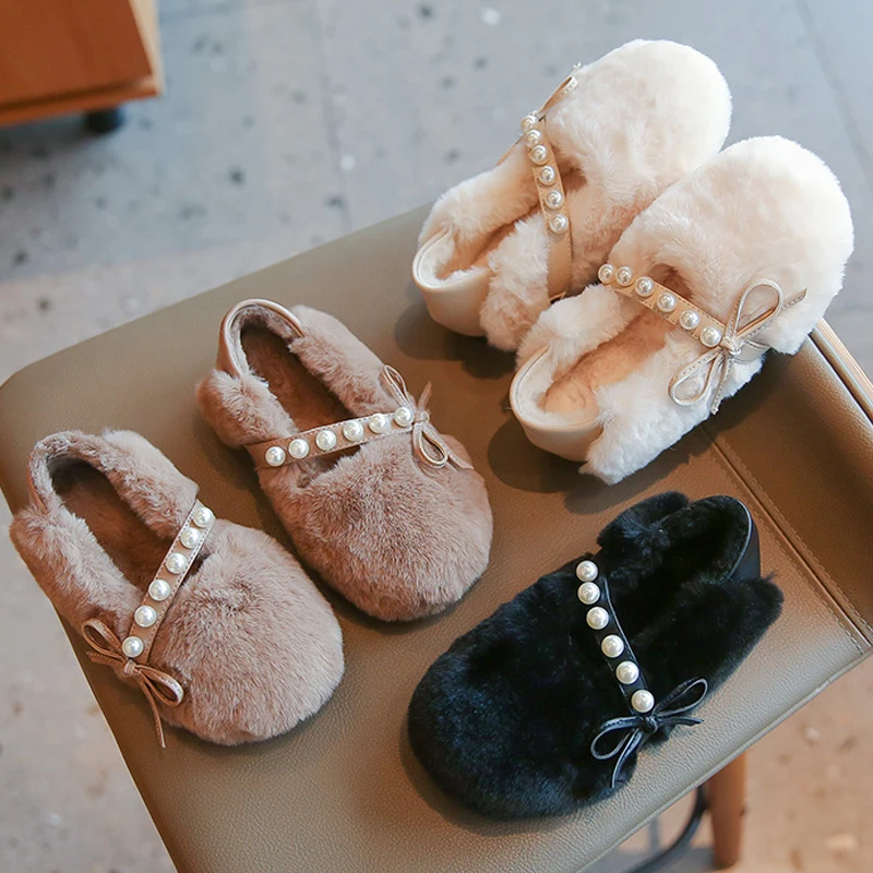 

Luxury Fur Loafers For Kids Winter Warm Furry Ballet Flats Girls Elegant Plush Party Shoes With Pearl Belt and Side Bowknot