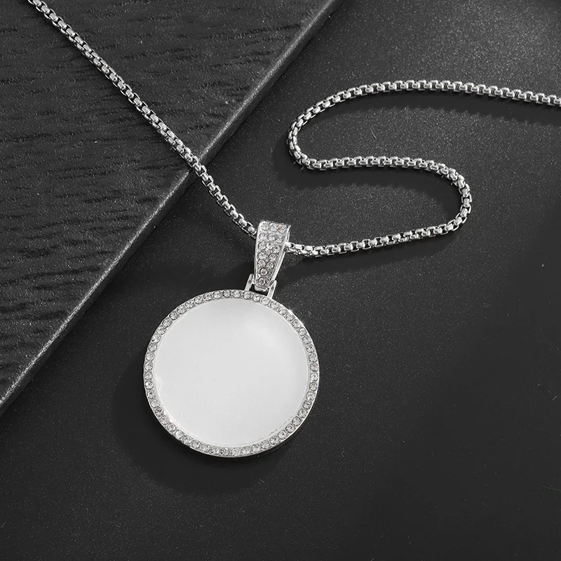 Fashionable and Exquisite Round Photo Frame Pendant Necklace for Men and Women Anniversary Casual Jewelry Birthday Gift