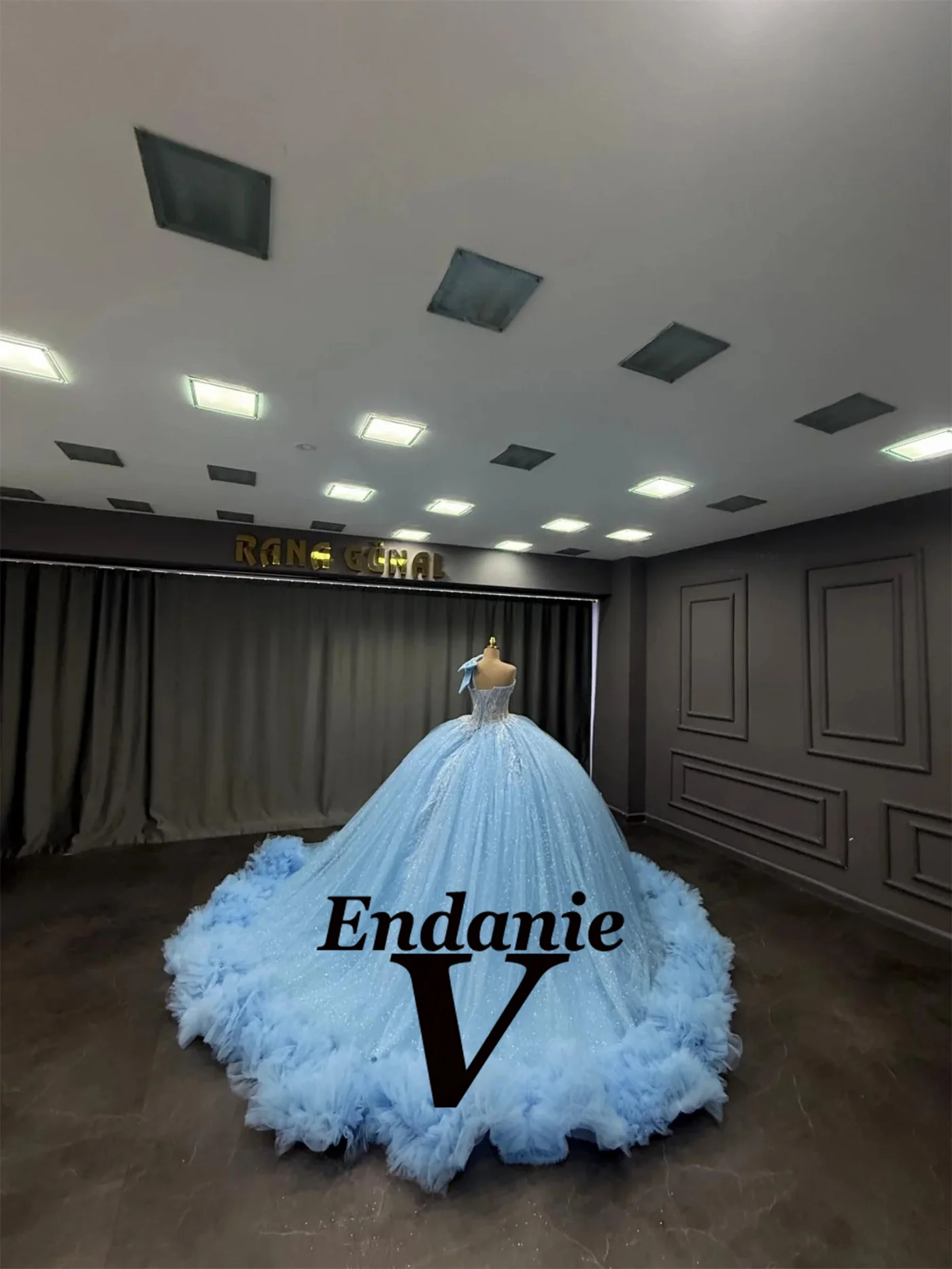 Vendanie elegante em camadas vestidos de baile para meninas bowknot apliques ilusão espartilho quinceanera vestidos de 15 personalizado