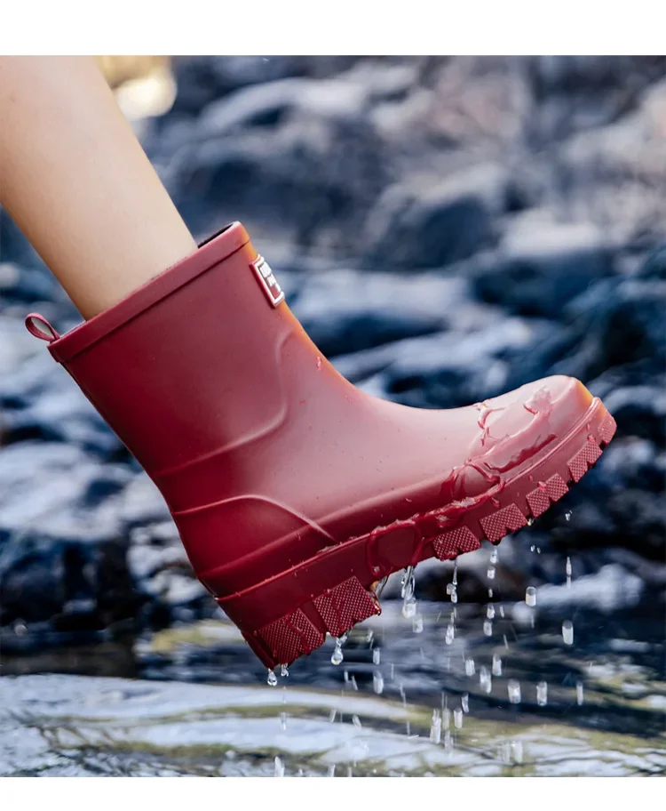 2026 Modische koreanische Damen-Regenstiefel (Wadenhöhe) mit dicker Sohle, verschleißfest, rutschfest, wasserdicht, für die Autowäsche geeignet – Detail 17