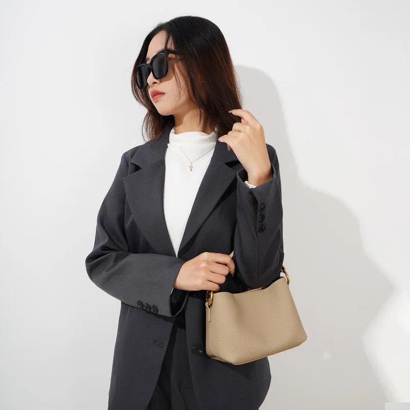 

Nearby Weekend Leather Shoulder Bag Classic Paris High End Vintage Craft Casual Crossbody Messenger Bag Easy Carry Ladies Short