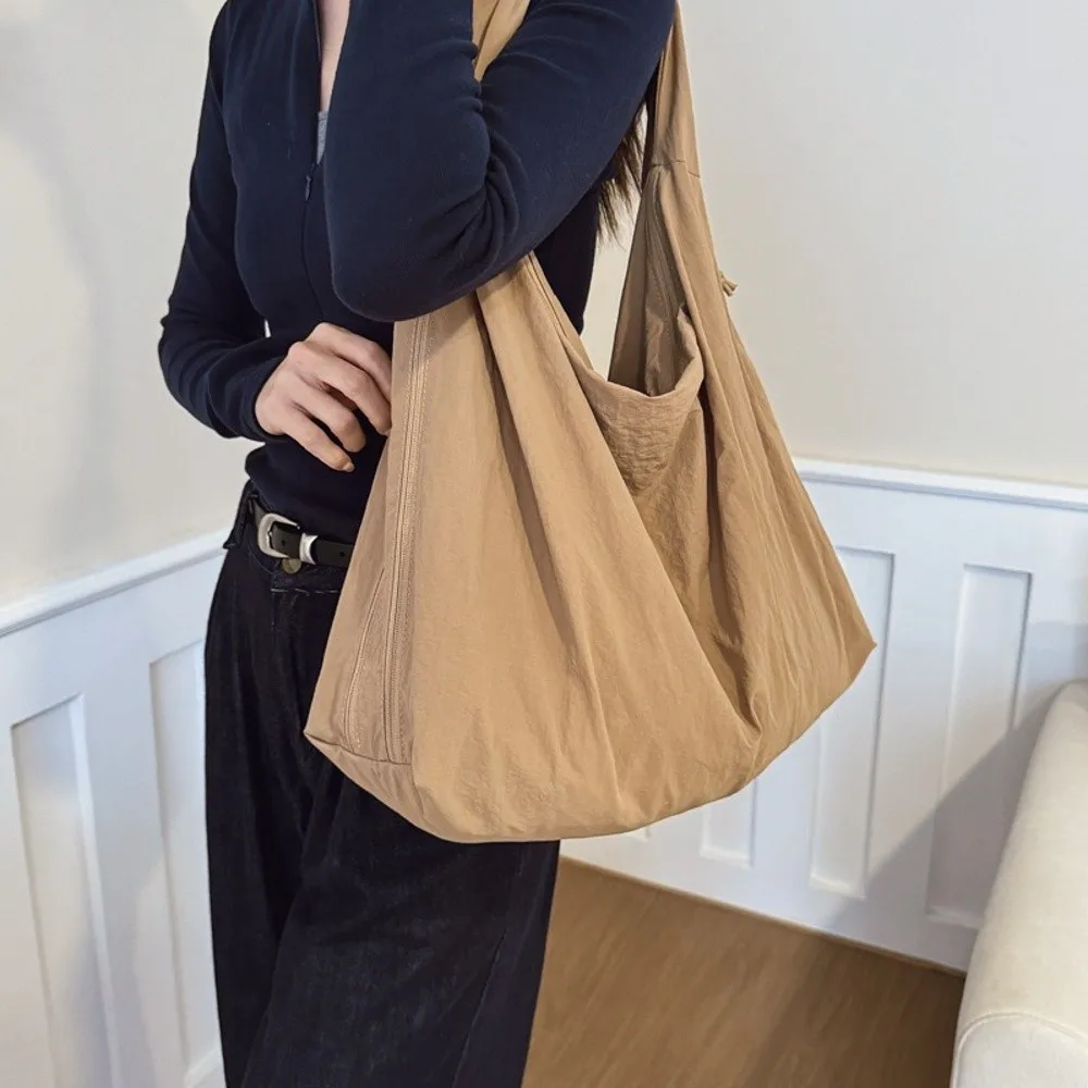 Neue Nylon-Schultertasche, Einfarbig, Große Kapazität, Unterarmtasche, Wasserdicht, mit Reißverschluss, Einkaufstasche für Frauen und Mädchen – Detail 9