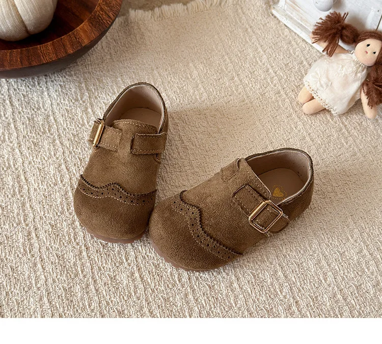 2026 Neue Freizeitschuhe für Jungen und Mädchen, modische Kinderschuhe mit Schnalle, runder Zehenpartie, im britischen Stil, Loafer, Unisex-Schuhe für Kinder, Baby-Laufschuhe – Detail 15