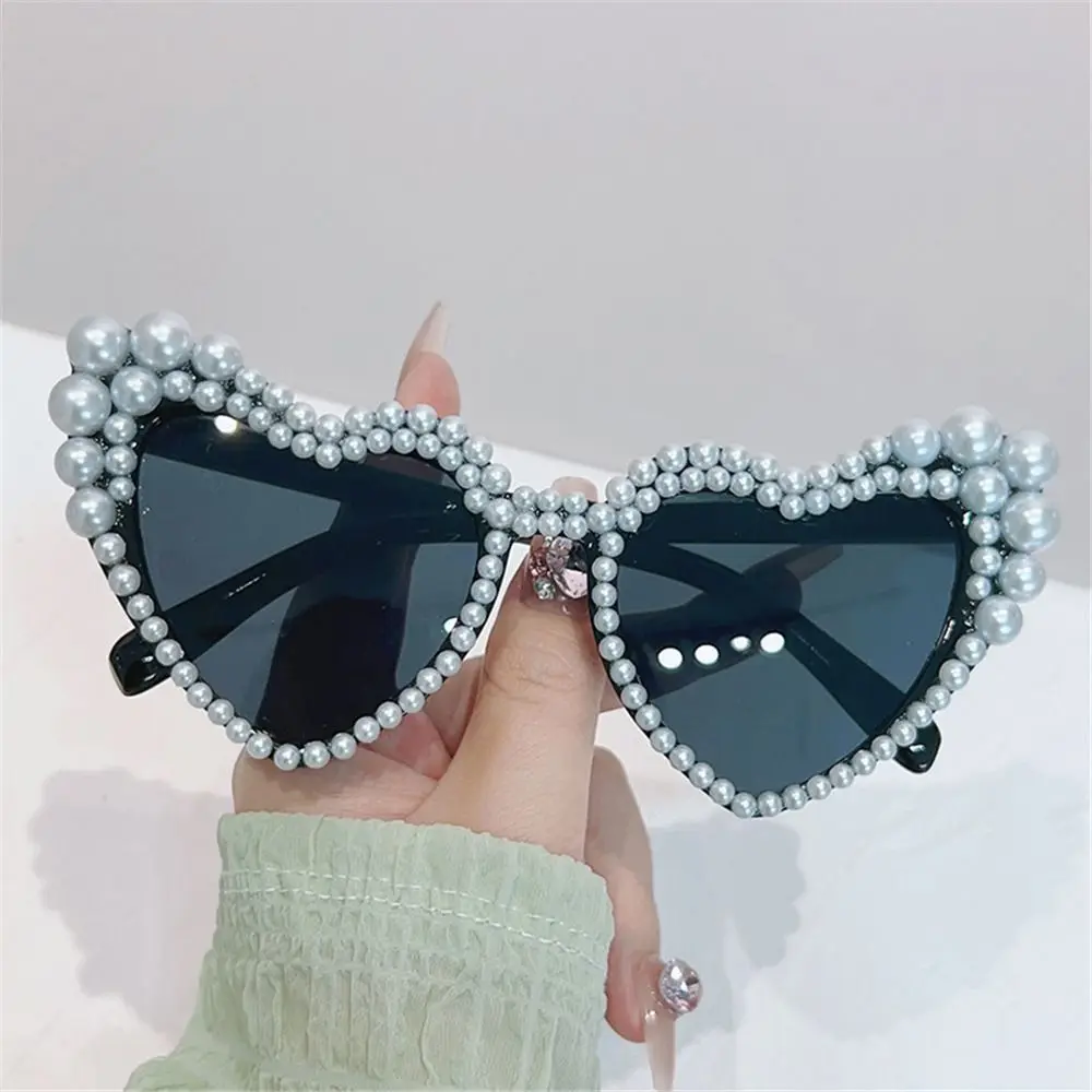 Retro Heart-Shaped Imitation Pearl Frame Sunglasses UV400 Protection Fashion Cat Eye Eyewear Trendy Beach Party Sun Glasses