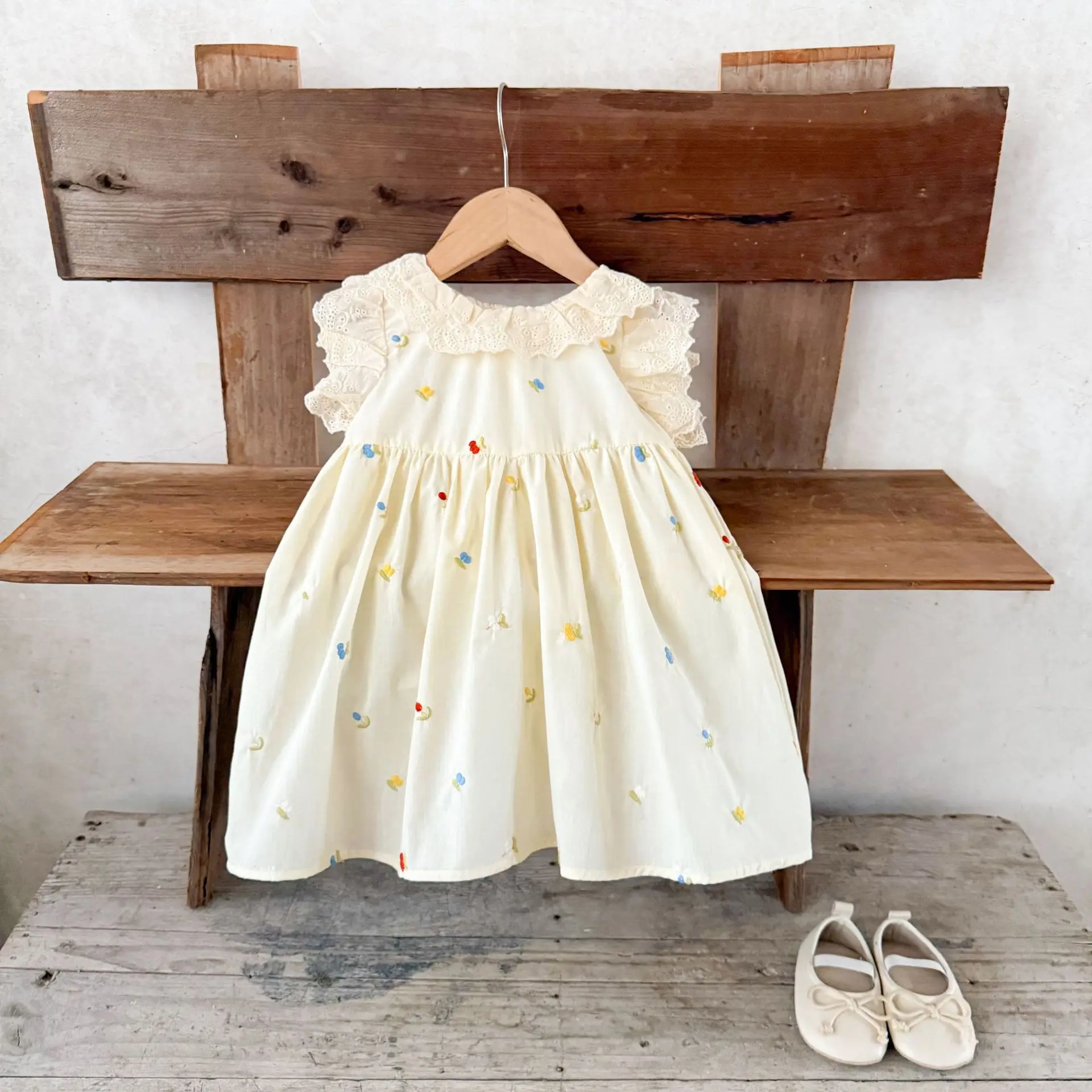 

Ins Summer Kids Baby Girls Dress Cotton Lace Fly Sleeve Infant Girl Dress Strawberry Print Cotton Sleeveless Dress For 1-5T Girl