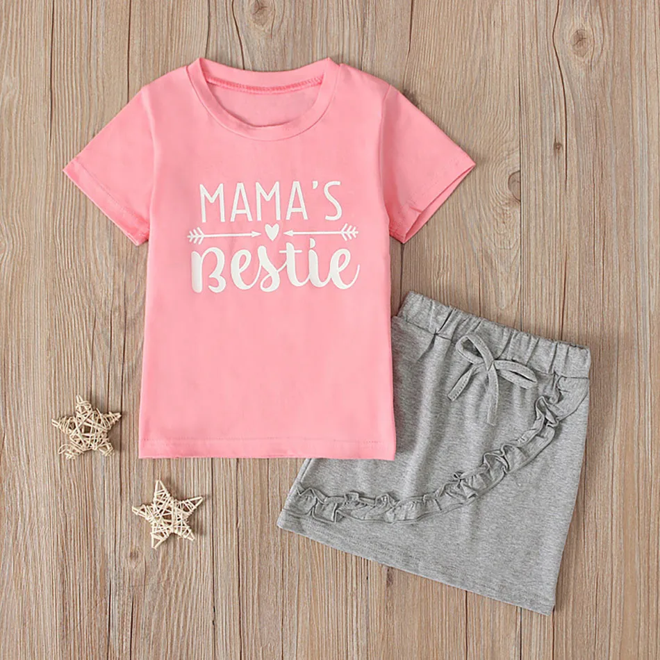 Elegant Girls Summer Outfit Kids Mama's Bestie Soft Pink Short Sleeve T-Shirt and Grey Skirt Set for a Chic Two-Piece Wardrobe