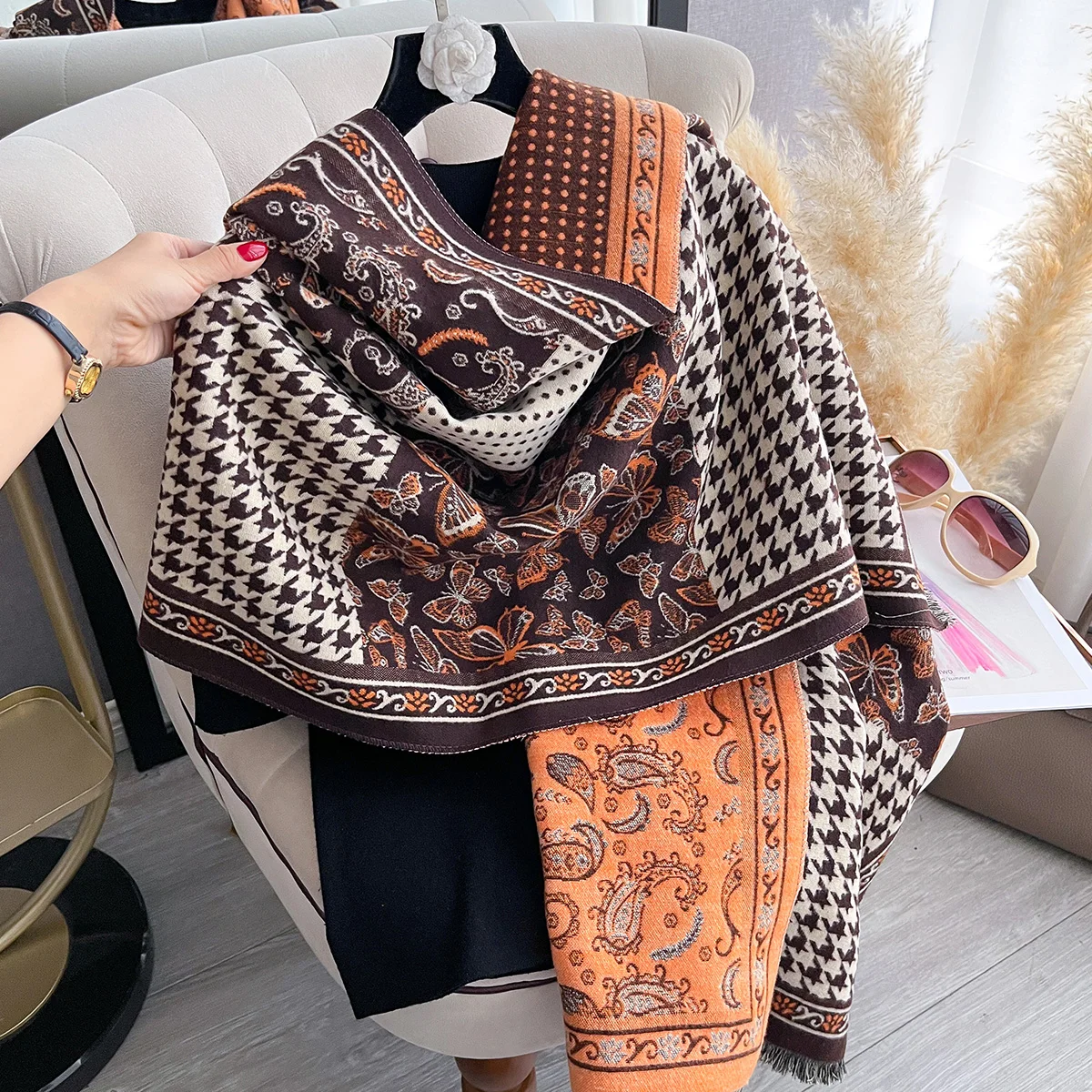 

Winter Elegance National Syle Paisley Scarf Women Warmer Pashmina Scarves Patchwork Shawls Female Thick Blanket Wraps Foulard