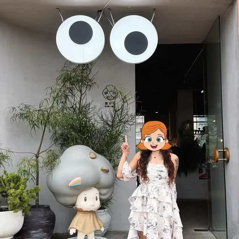 Waterproof Big Eye-Rotating Decorative Lighting Landscape Lamp Elevates Night Ambiance in Home Garden and Community Park