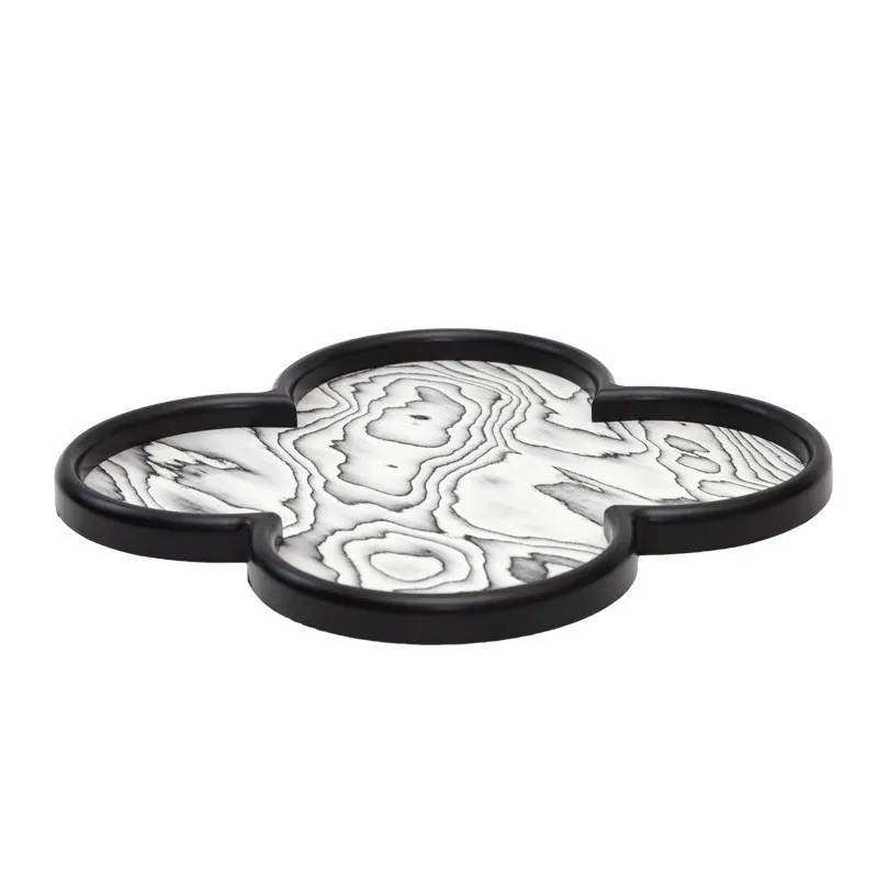 

Simple four-leaf clover wood grain tray home ornament study ornament