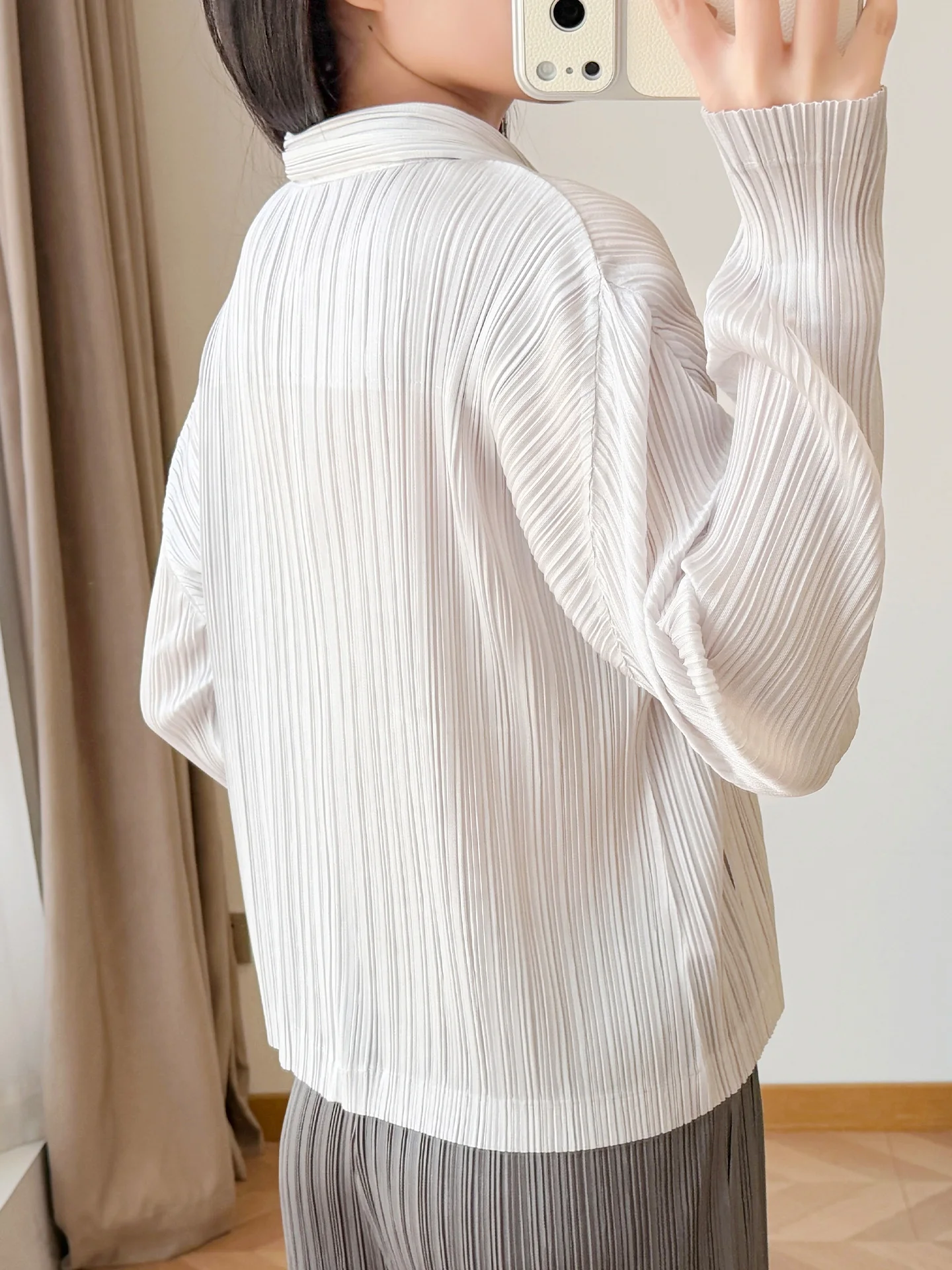 Autumnal Two-Piece Set for Women 2026 New Style Early Autumn Large Size High-End Pleated White Top And Pants Ensemble