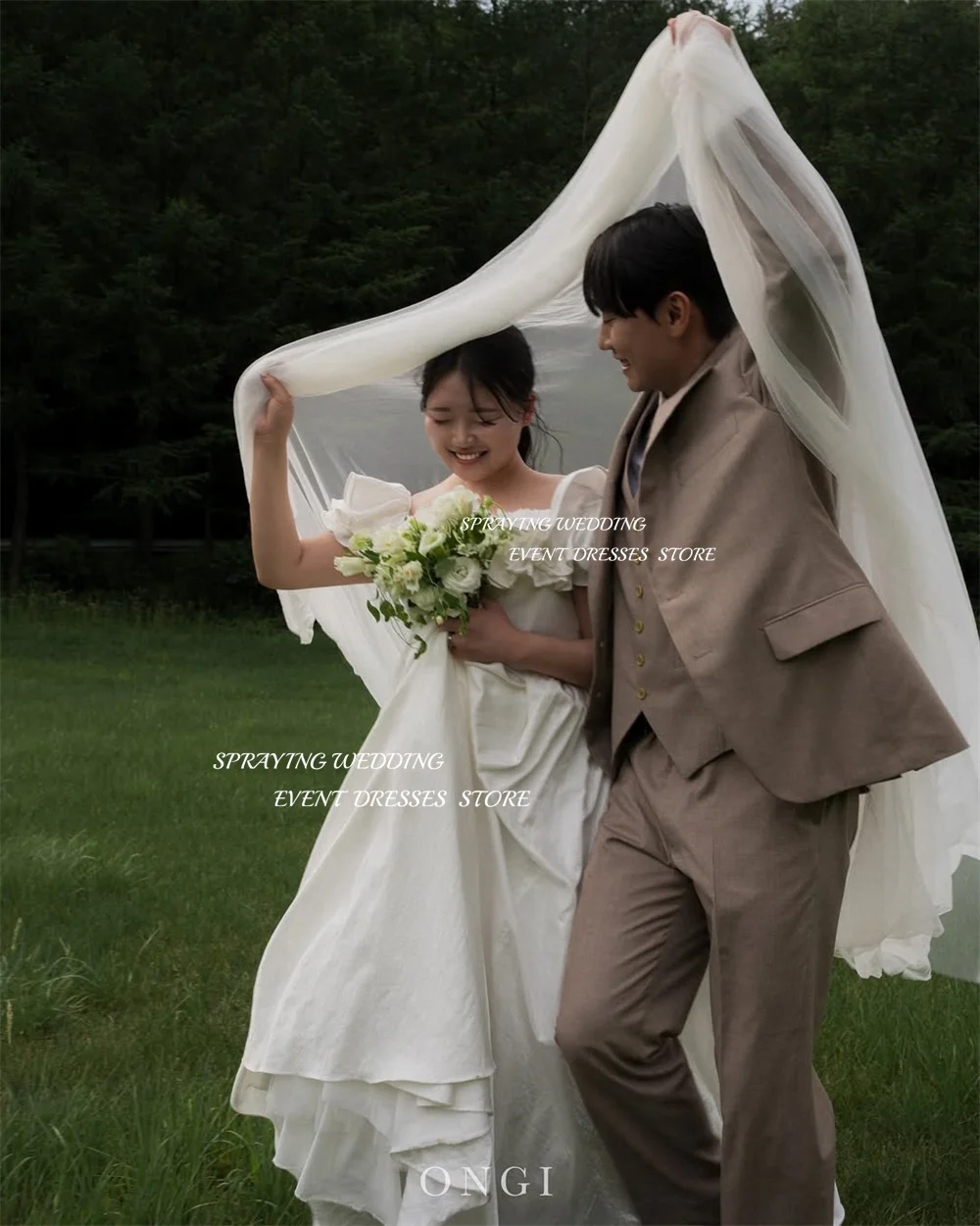 ชุดแต่งงานผ้าแพรแข็งสีงาช้างแบบเรียบง่าย สไตล์เกาหลี ถ่ายภาพ ชุดเจ้าสาวแบบเปิดไหล่ จีบยาว ชุดรัดตัวแบบยาว สั่งทำพิเศษ 웨딩드레ส