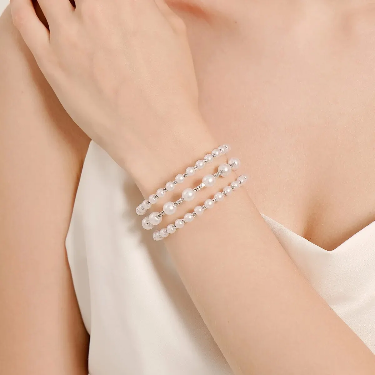 New Rhinestone Pearl Bracelet Female Senior Sense Of Hand Jewelry Elastic Bracelet Fashion Wild Wide Version Of The Open Bangles