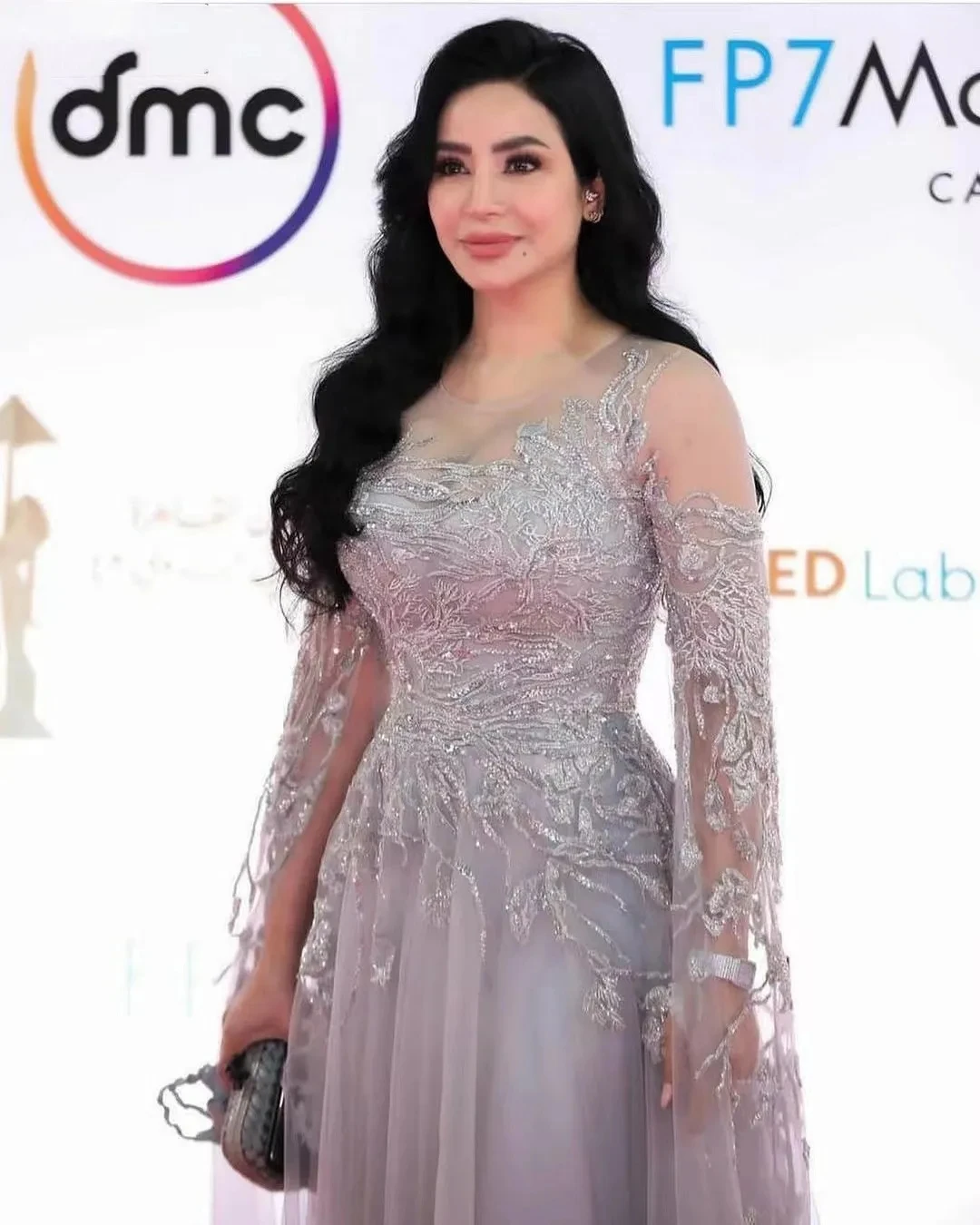 Vestido de noche de manga larga con apliques de encaje, vestidos románticos de tul púrpura claro, vestidos de alfombra de celebridades de Arabia Saudita, vestido de graduación con cuello redondo