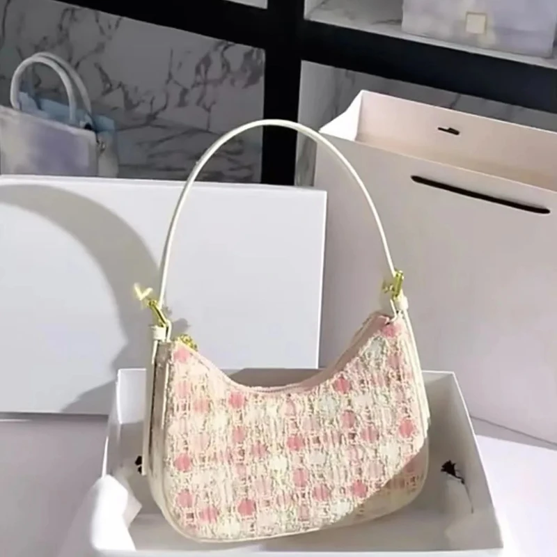 

High Aesthetic Classic Niche Design Women's Bag Woven Crescent Bag 2025 New Fashionable Versatile One Shoulder Underarm Bag