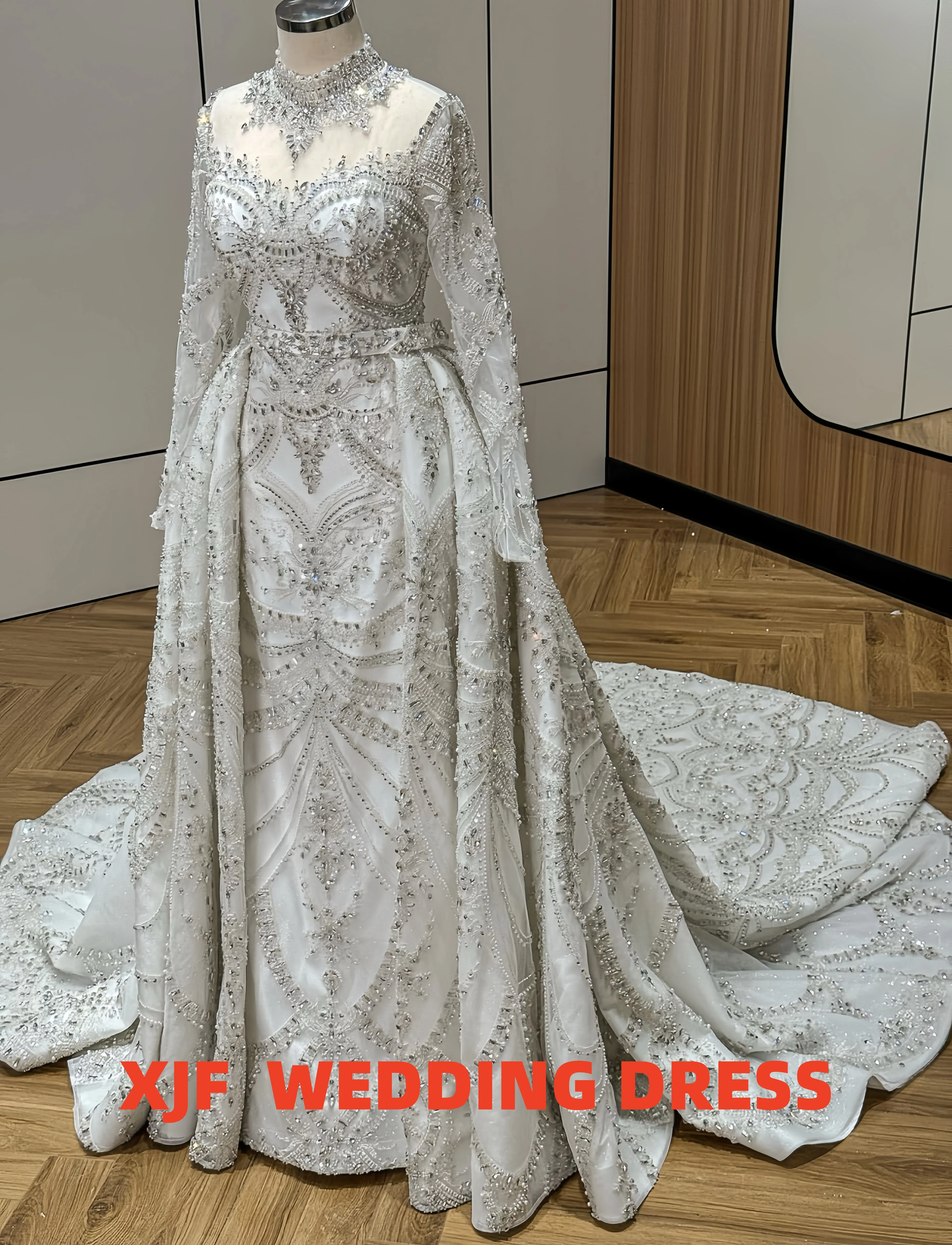 فستان زفاف عربي مسلم مخصص من الدانتيل للنساء بأكمام طويلة وغمد فساتين العروس مع ذيل قابل للانفصال