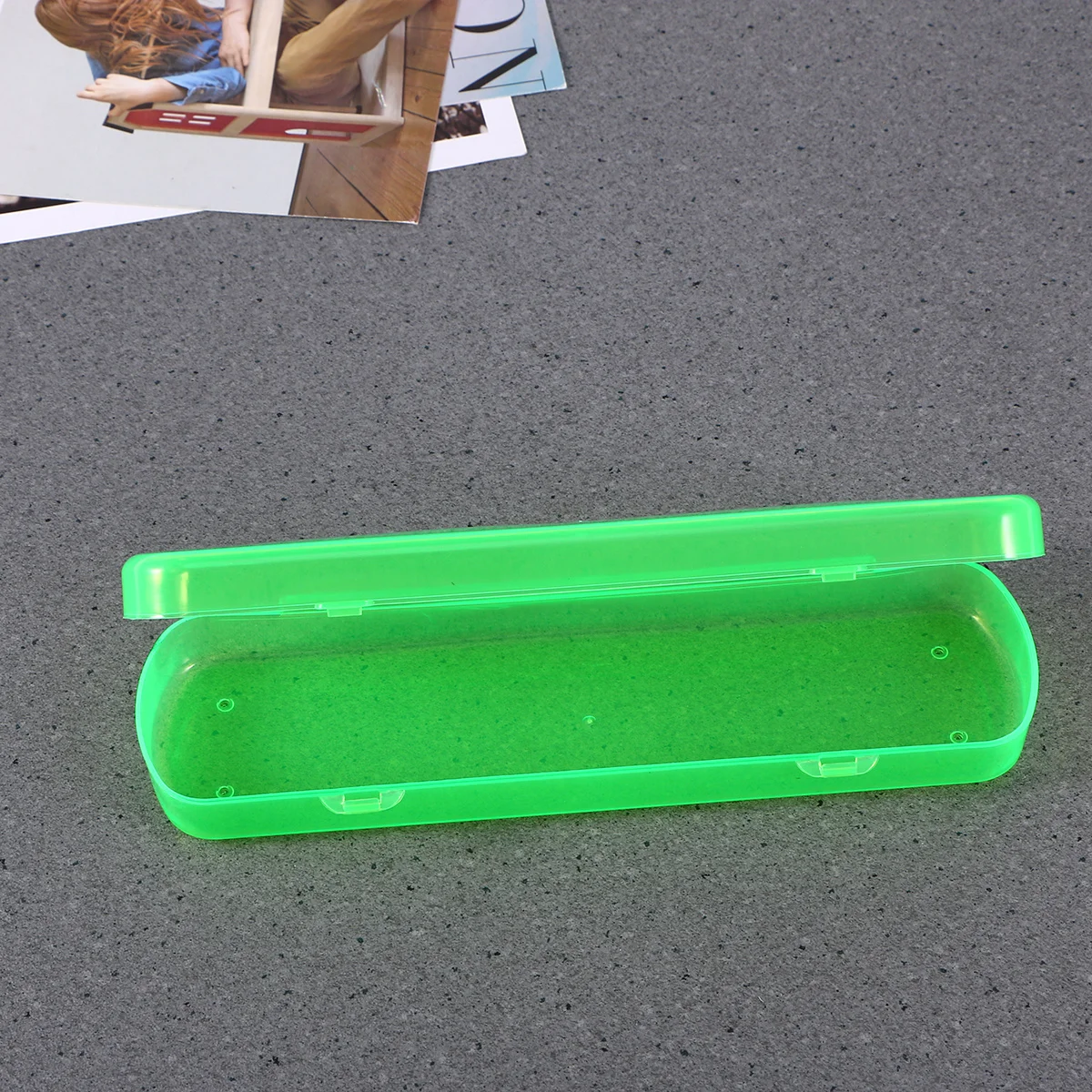 

Portable Green Antibacterial Toothbrush Case Holder Travel Toothpaste Storage Box Safe Environmentally Friendly for Business