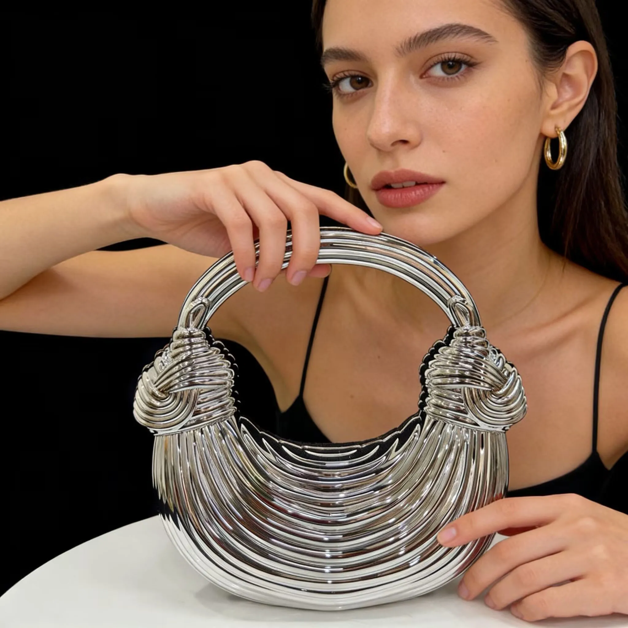 Ladies' Fashion Metal-Shaped Acrylic Bag Cult Gaua Top Handle Tote Bag With Mirror ladies' Sculptural Hand-Held Bucket Bag