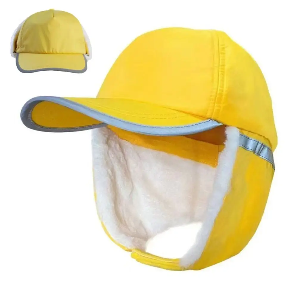 قبعة شتوية للطلاب باللون الأصفر مبطنة بالصوف مادة قطنية دافئة قبعة قطنية لحماية الأذن شرائط عاكسة قبعة حماية الأذن