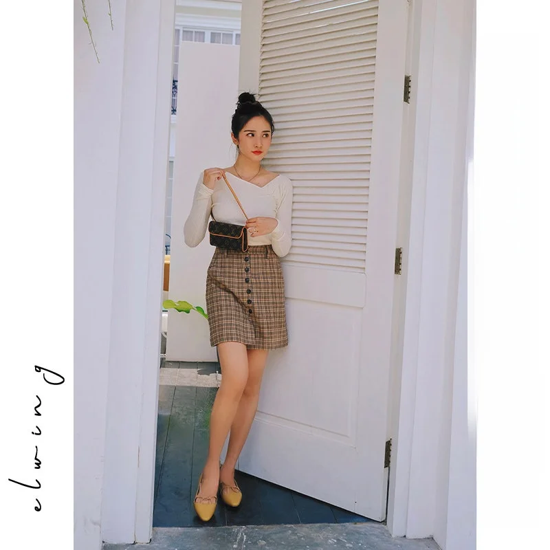 

Elwing Original Spring 2026 Women's Mid-Length Vintage Tweed Skirt High Waist Woolen Fabric Original Design Faionable