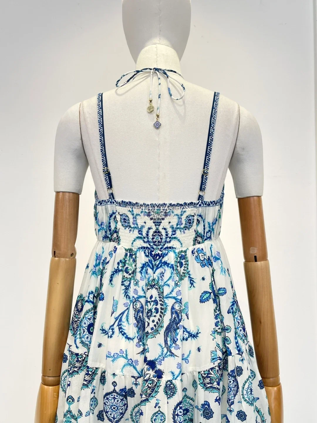 

2025 New Collection Beach Style Blue and White Floral Print Halter Sleeveless Mini Dress for Holiday