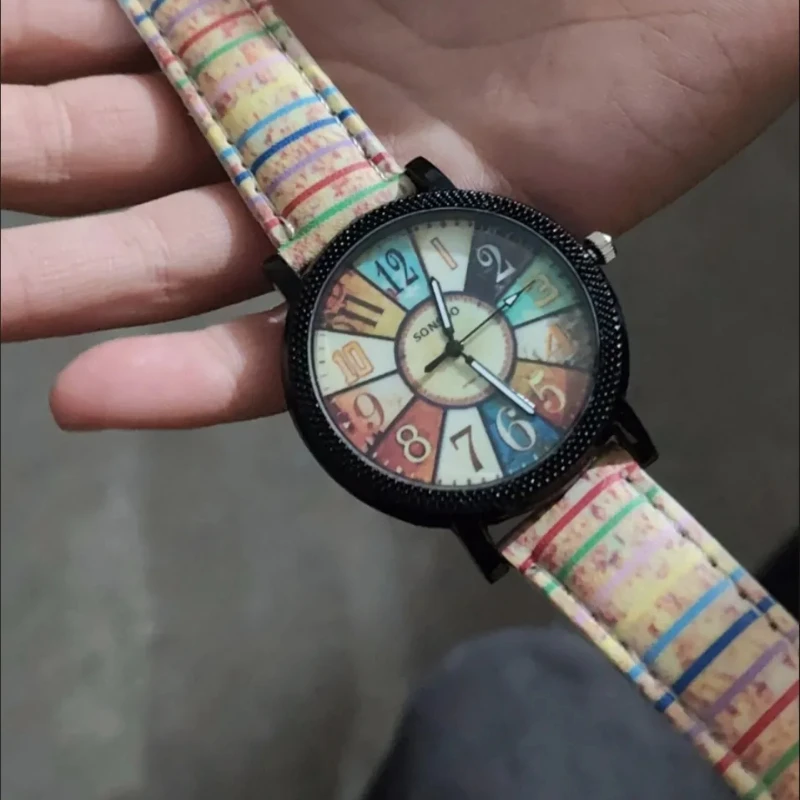 Vintage Turntable ผู้ชายและผู้หญิงนาฬิการูปแบบลายหนัง Lucky Boy และสาวนักเรียนควอตซ์นาฬิกานาฬิกาของขวัญวันเกิด