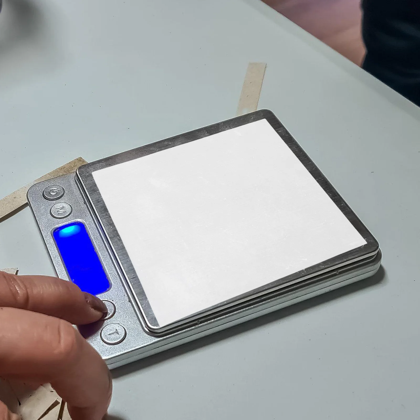 

500pcs Weighing Paper Square Cellulose Lab Grade Non Absorbing Thin Design Industrial Balance Scale Instrument Weighing
