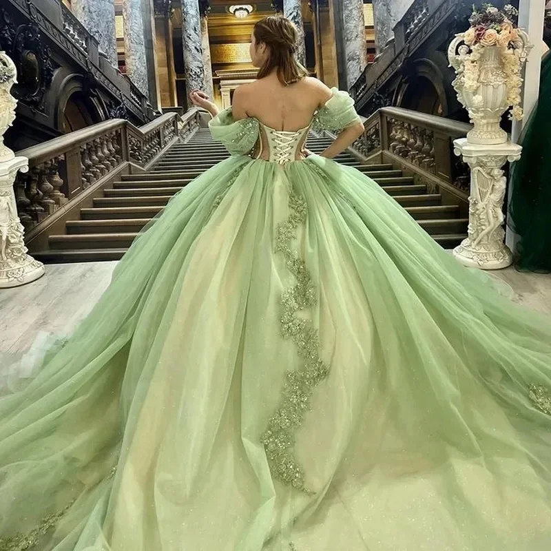 ระยิบระยับสีเขียวเจ้าหญิง Quinceanera ปิดชุดไหล่ประดับด้วยลูกปัดดอกไม้ Appliqué Vestidos De 15 Anos Ball Gown Party Gowns