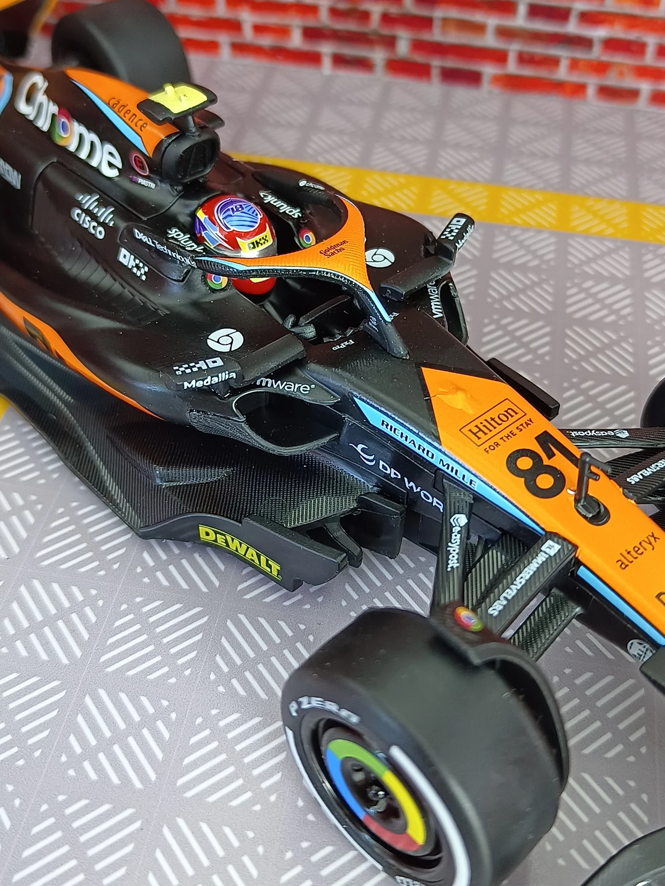 1:24 McLaren MCL60 F1 Miniaturautos, Legierung, Spielzeug, Druckgussmodelle, Räder können gedreht werden, rollender, verschiebbarer Sportwagen, Jungen, Festival-Geschenke