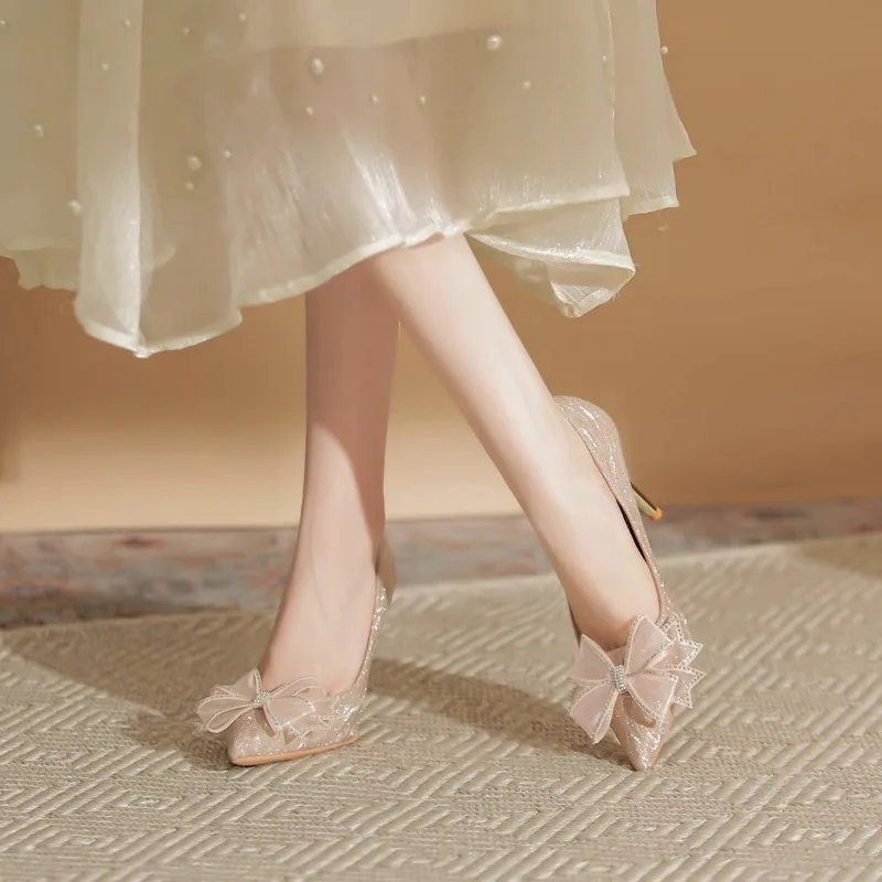 صيف جديد مدبب الترتر شبكة فراشة عقدة الانزلاق على مقاومة للاهتراء عالية الكعب للنساء أحذية النعال الحفلات