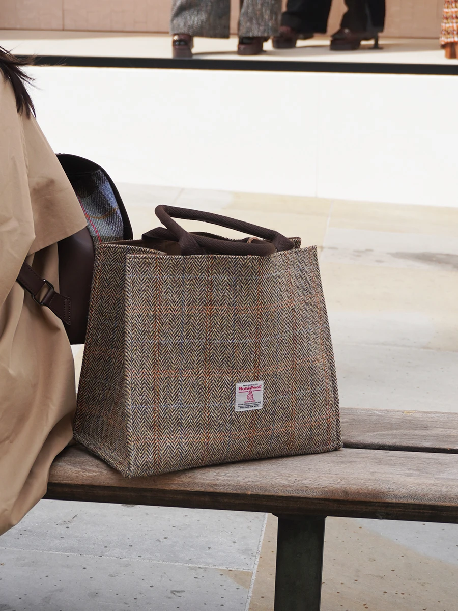 

Harris Tweed Large Capaci oulder Bag Handbag Commuter Tote Bag Versatile Hand Knit Woolen Bag for Men And Women