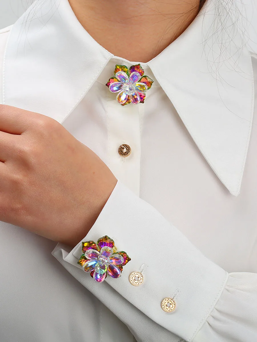 

2pcs Button Covers for Blouses Rhinestone Sleeve Button Flower Shaped Laser Cufflink High Quality Cufflink Clip Birthday Gift