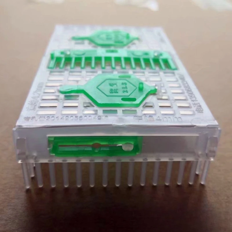 6 pieces of export needle king cage, plastic prisoner king cage, control of bee queen, anti bee movement, folding needle type f