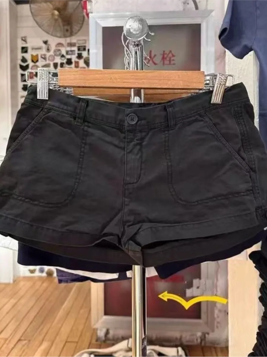 Pantaloni corti neri vintage da donna in cotone estivo casual tasche larghe con bottoni elastici a vita alta pantaloncini cargo dolce chic