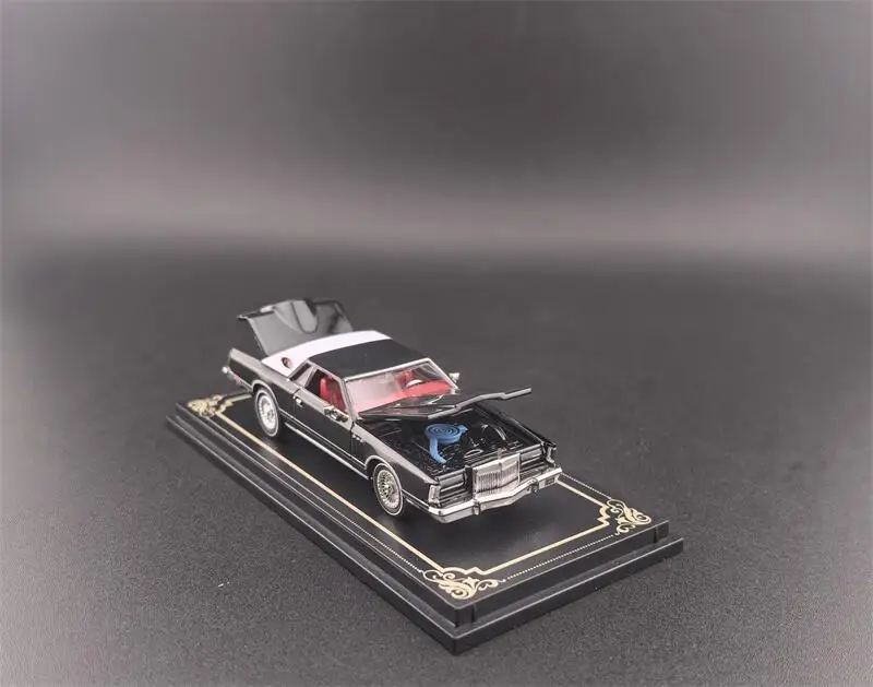 Fine Works64 1:64 Continental 1979 Black Custom Low Rider Jump Car Diecast Model Car