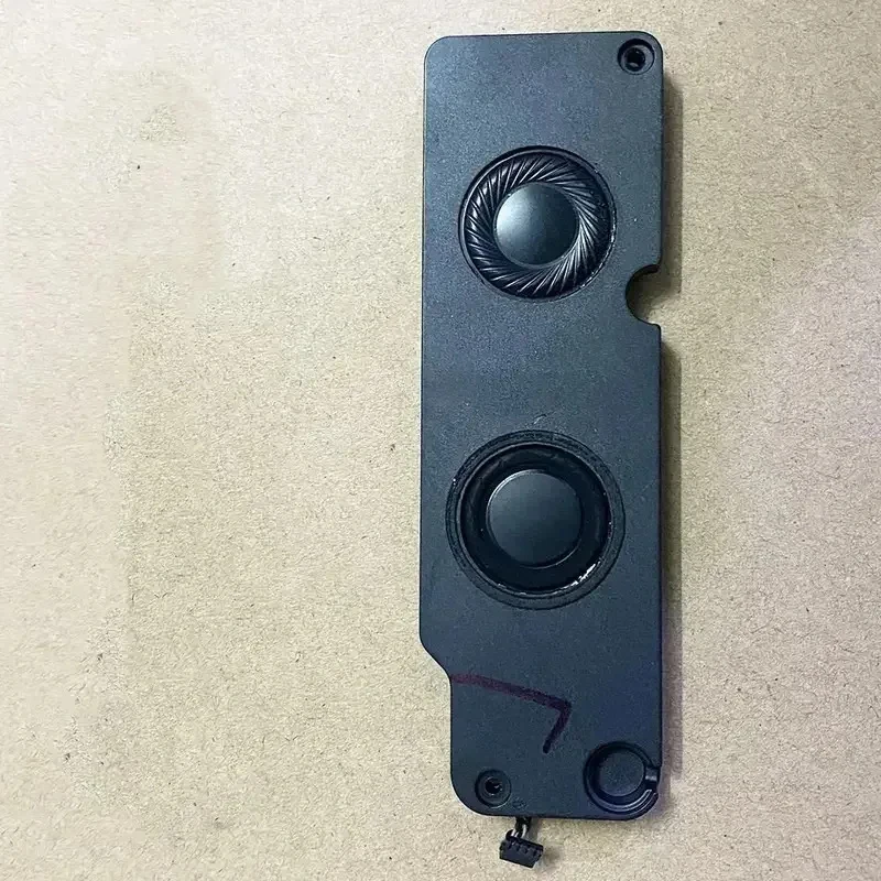 N Built in speaker for MacBook Pro unibody 17 