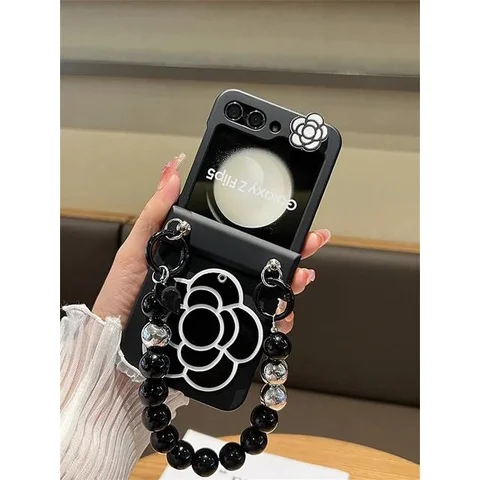 Korean Fashion Camellia Flower Mirror Hinge Black Case With Bead Hand Chain For Samsung Galaxy Z Flip 6 5 4 3 5G Portable Cover