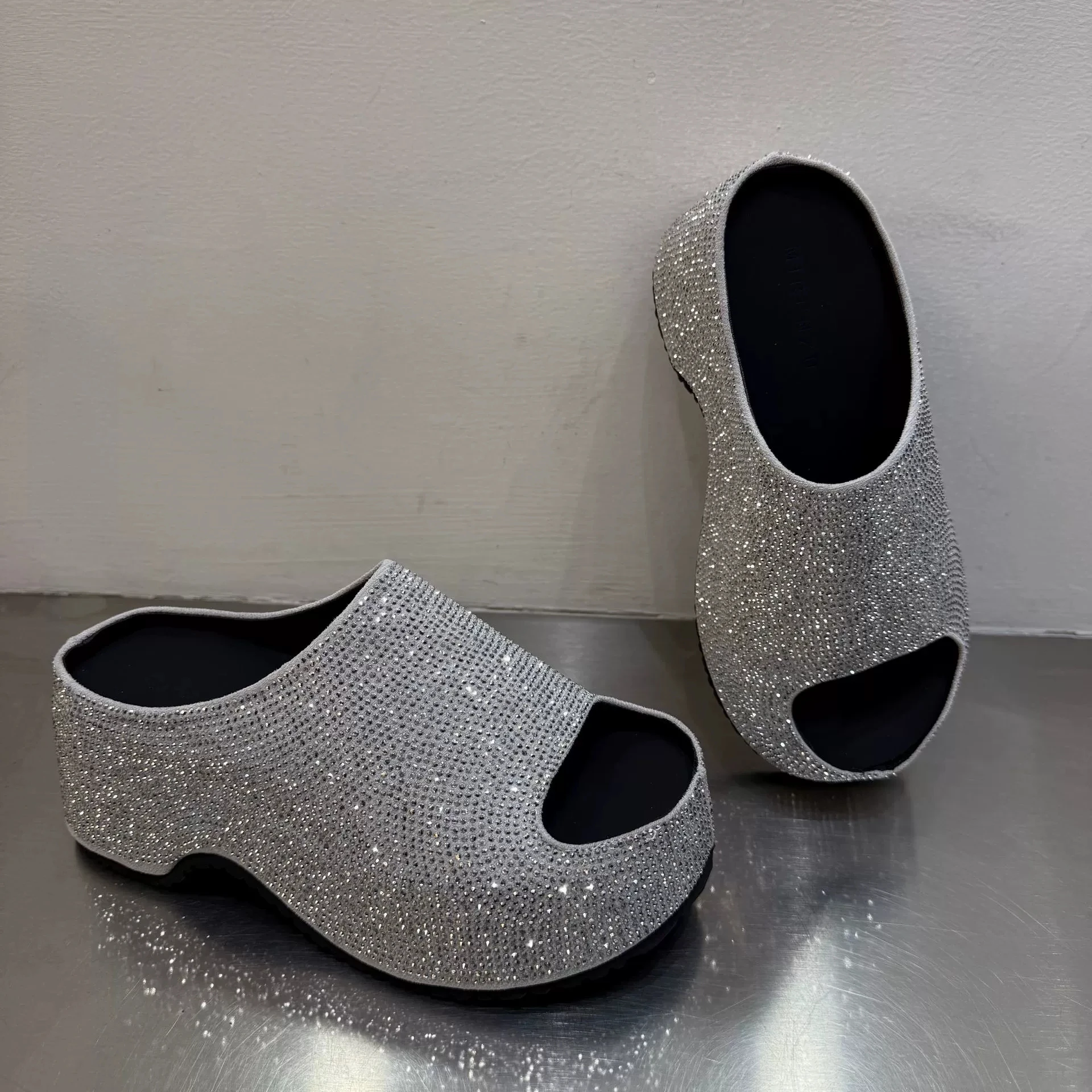

Fashion Casual Women Summer Diamonds Split Leather Thick Platform Shoes Elegant Lady Slip On Open Toe Height Increasing Slippers