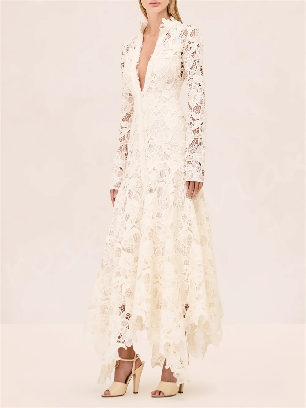 Thumbnail 2 - #32 Trending Bespoke Wedding Dresses Right Now