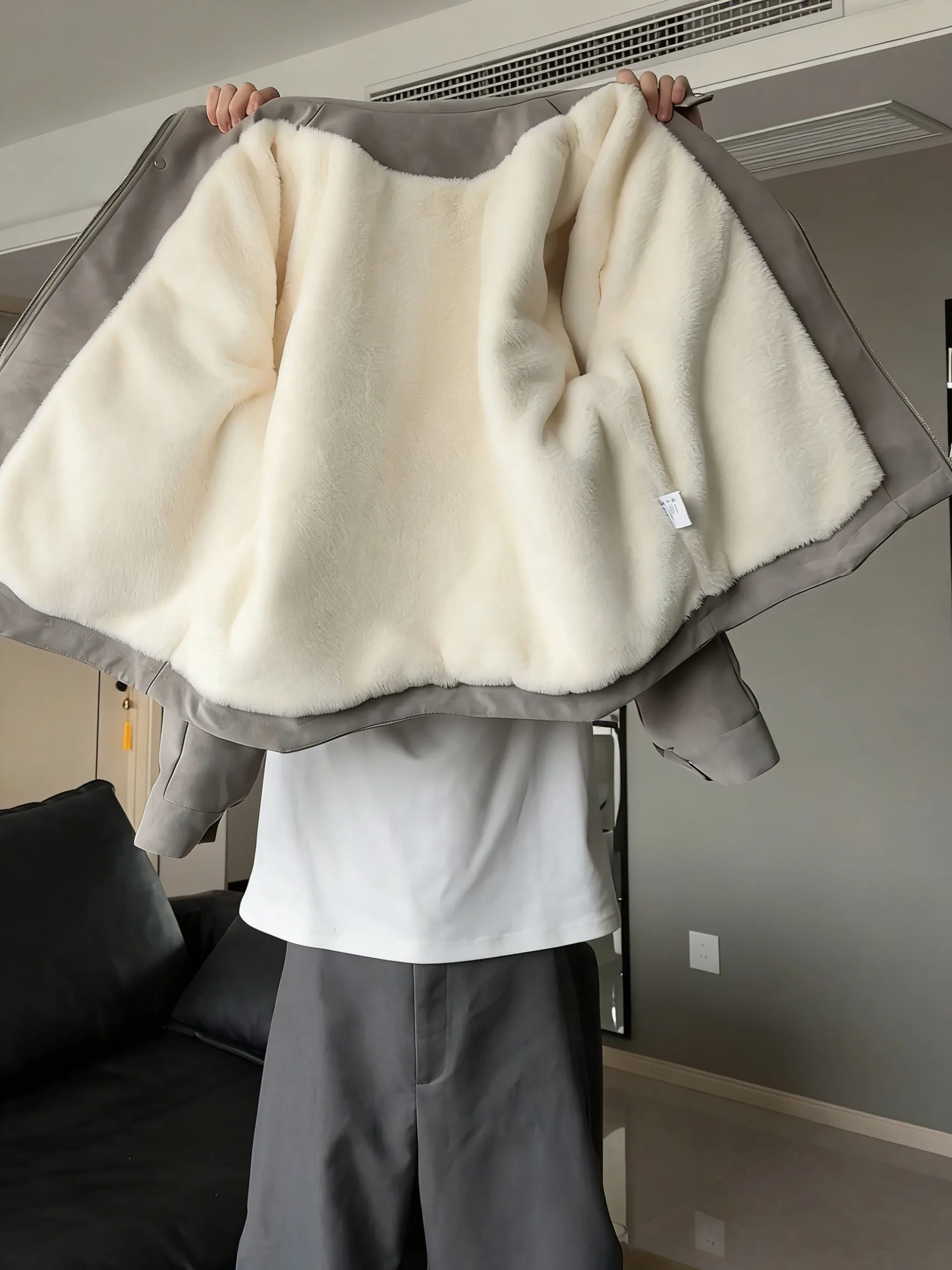 

Мужская зимняя утепленная куртка-косуха в американском ретро-стиле из искусственной кожи и хлопка с воротником-стойкой и имитацией кроличьего меха