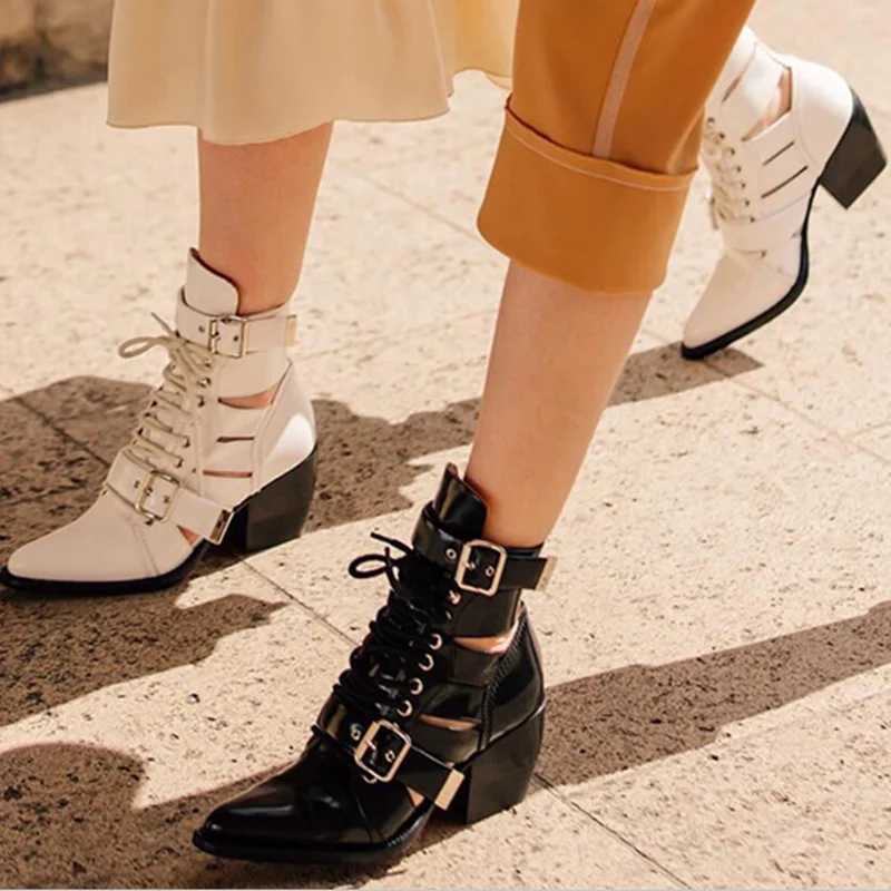 Botas Chelsea para mujer con punta puntiaguda y cordones, cinturón negro, hebilla, correa, tacones gruesos huecos, botines, zapatos de pasarela de moda