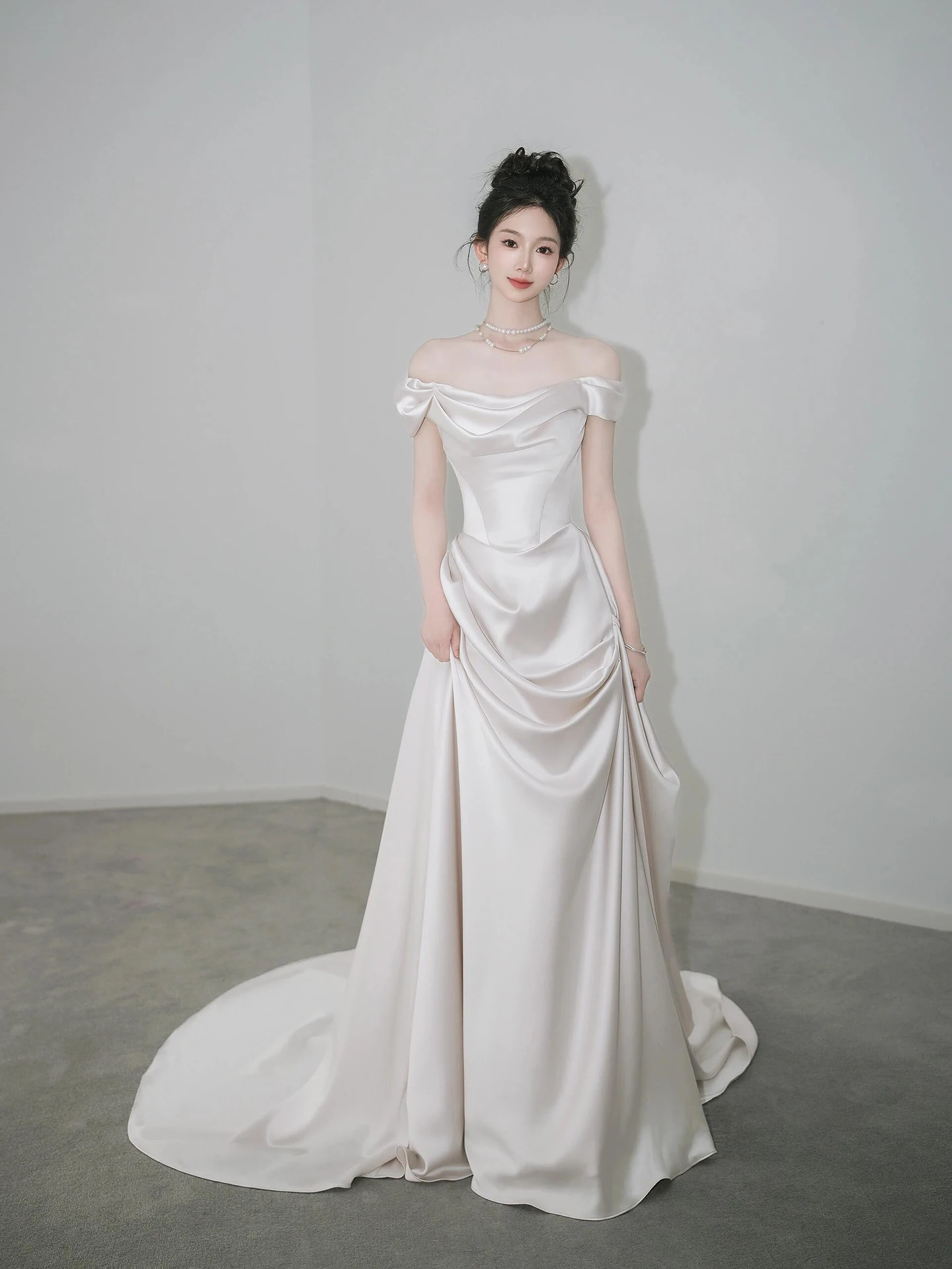 

Простое легкое свадебное платье на одно плечо из атласной ткани для невысоких женщин, для церемоний на открытом воздухе, в корейском стиле